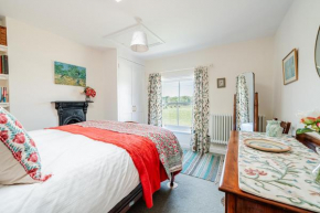 Beautiful Cottage in Brockenhurst with Forest View